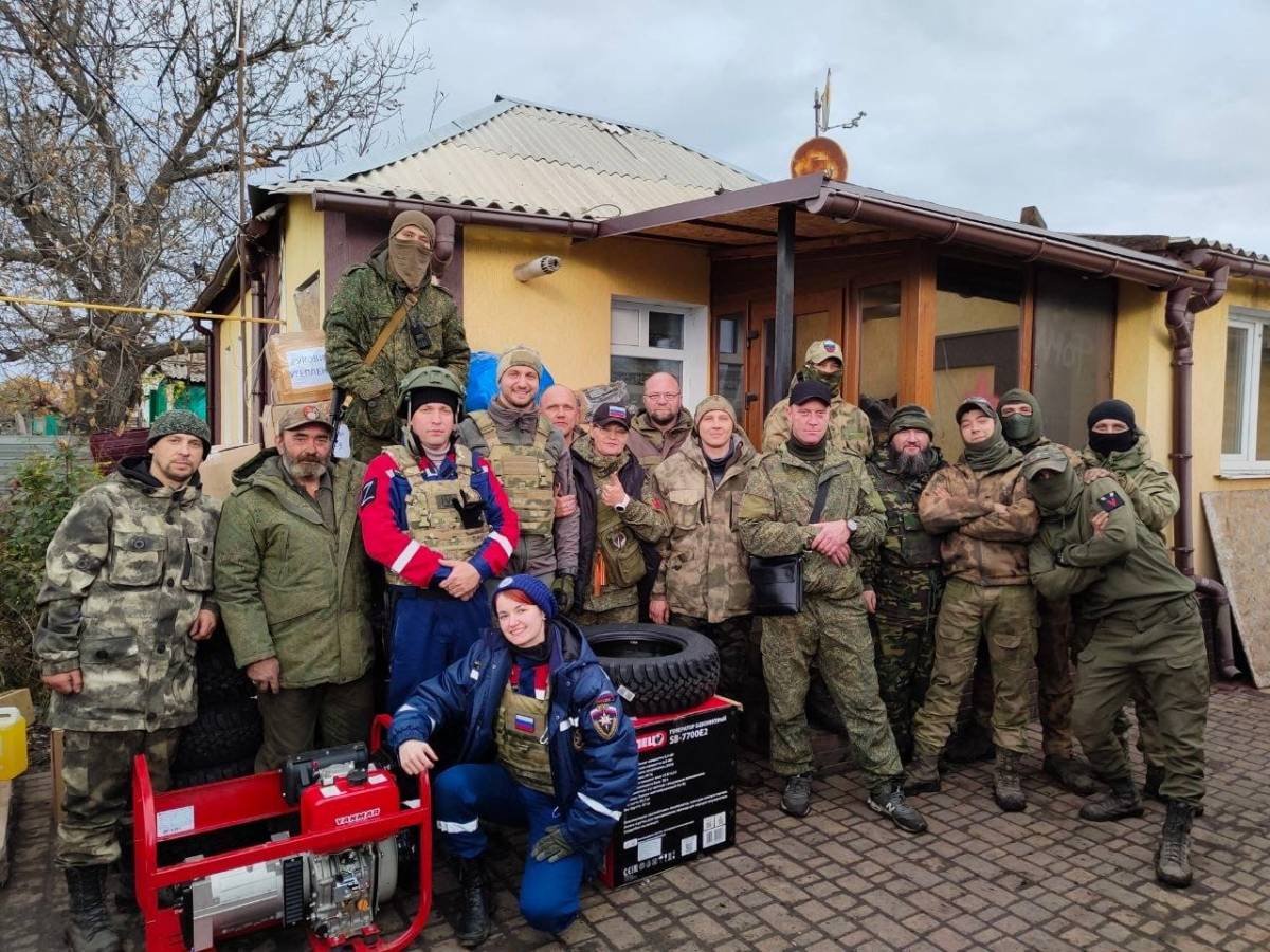 Кирилл Щитов передал гуманитарную помощь бойцам ЛНР