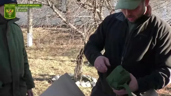 При поддержке управления 2 АК ЛНР благотворительный фонд «Время помогать» доставил теплые вещи и продукты питания военнослужащим