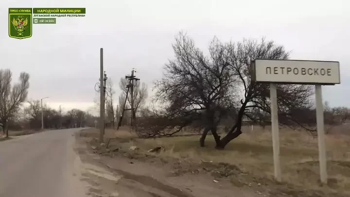 Волонтеры и Народная милиция доставили новогодние подарки в Петровскую школу-интернат