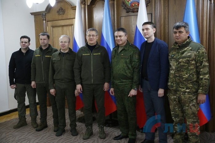 В Луганске состоялась встреча Главы Республики Башкортостан Радия Хабирова с врио Главы ЛНР Леонидом Пасечником