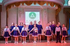 Фонд «Мы вместе» провел в Луганске благотворительный вечер с участием известных артистов