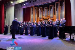 На сцене Луганской академической филармонии выступила Государственная академическая симфоническая капелла