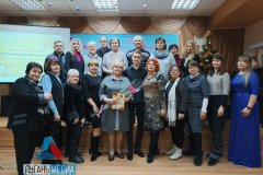 В Луганске прошла персональная выставка мастеров декоративно-прикладного и изобразительного искусства из Кировска А.И. Дукиной и Л.И. Багрянцевой