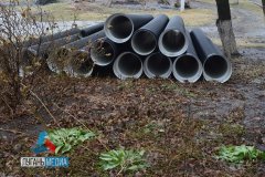 В Свердловске и Червонопартизанске идут строительно-монтажные работы на участках самотечных канализационных коллекторов