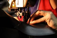 Луганское предприятие по пошиву обуви готово сотрудничать с российскими заказчиками