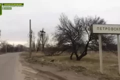 Волонтеры и Народная милиция доставили новогодние подарки в Петровскую школу-интернат