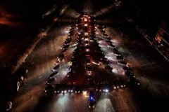 Автолюбители из разных регионов ЛНР в рамках новогоднего флешмоба выстроили автоелку