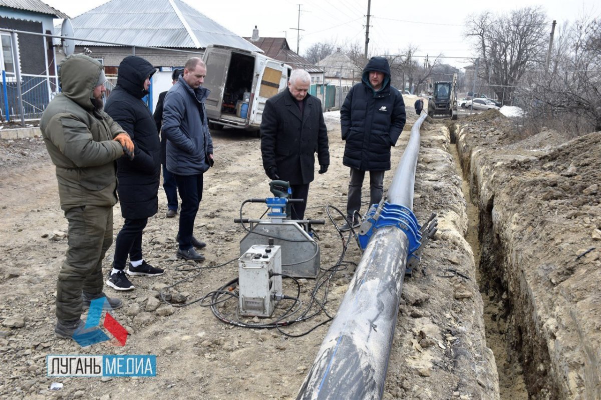 В Красном Луче активными темпами идет реконструкция объектов водоснабжения