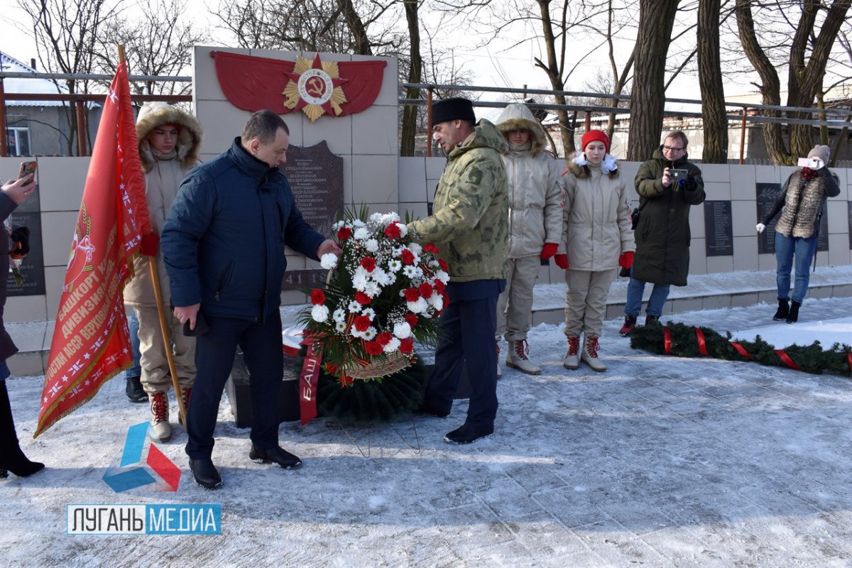 В г. Петровское почтили память бойцов Башкирской кавалерийской дивизии под командованием легендарного командира, Героя РФ генерал-майора Минигали Шаймуратова