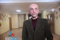 Леонард Свидовсков представил в гимназии № 60 имени 200-летия г. Луганска авторский документальный фильм «Будем жить!»