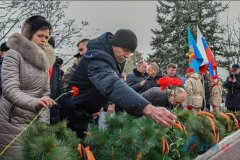 Луганчане провели митинг в честь 34-й годовщины вывода советских войск из Афганистана