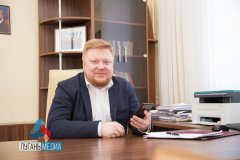 Сегодня в ЛНР стартовала акция «Позвони учителю» в рамках Года педагога и наставника