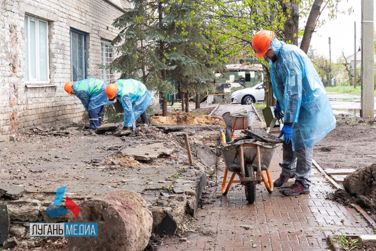 Волгоградские строители ведут реконструкцию Центра занятости и Центра социального обслуживания населения