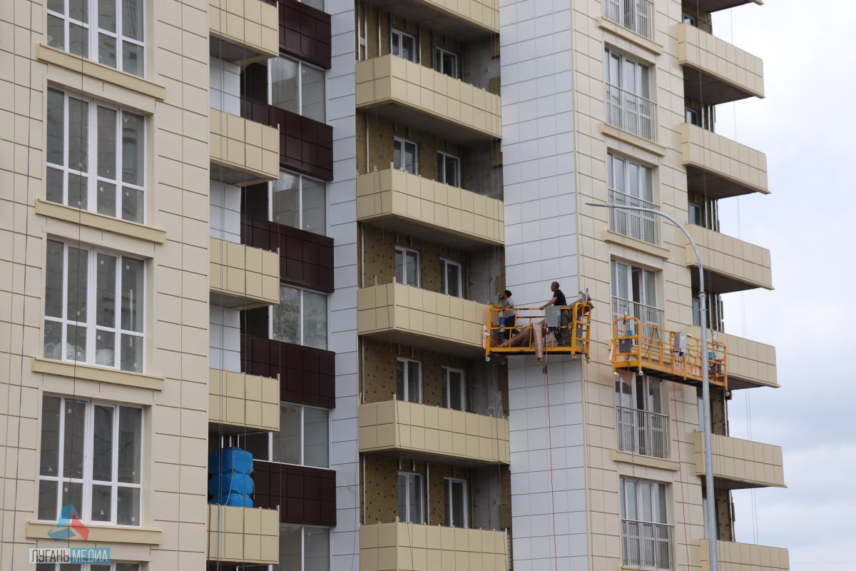 В Алчевске завершилось строительство первого многоэтажного дома