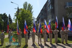 На площади перед Администрацией Свердловска и района состоялся митинг, посвященный Дню Республики