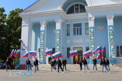 В Новопскове состоялся торжественный митинг, посвященный Дню Республики и поднятию Государственного флага