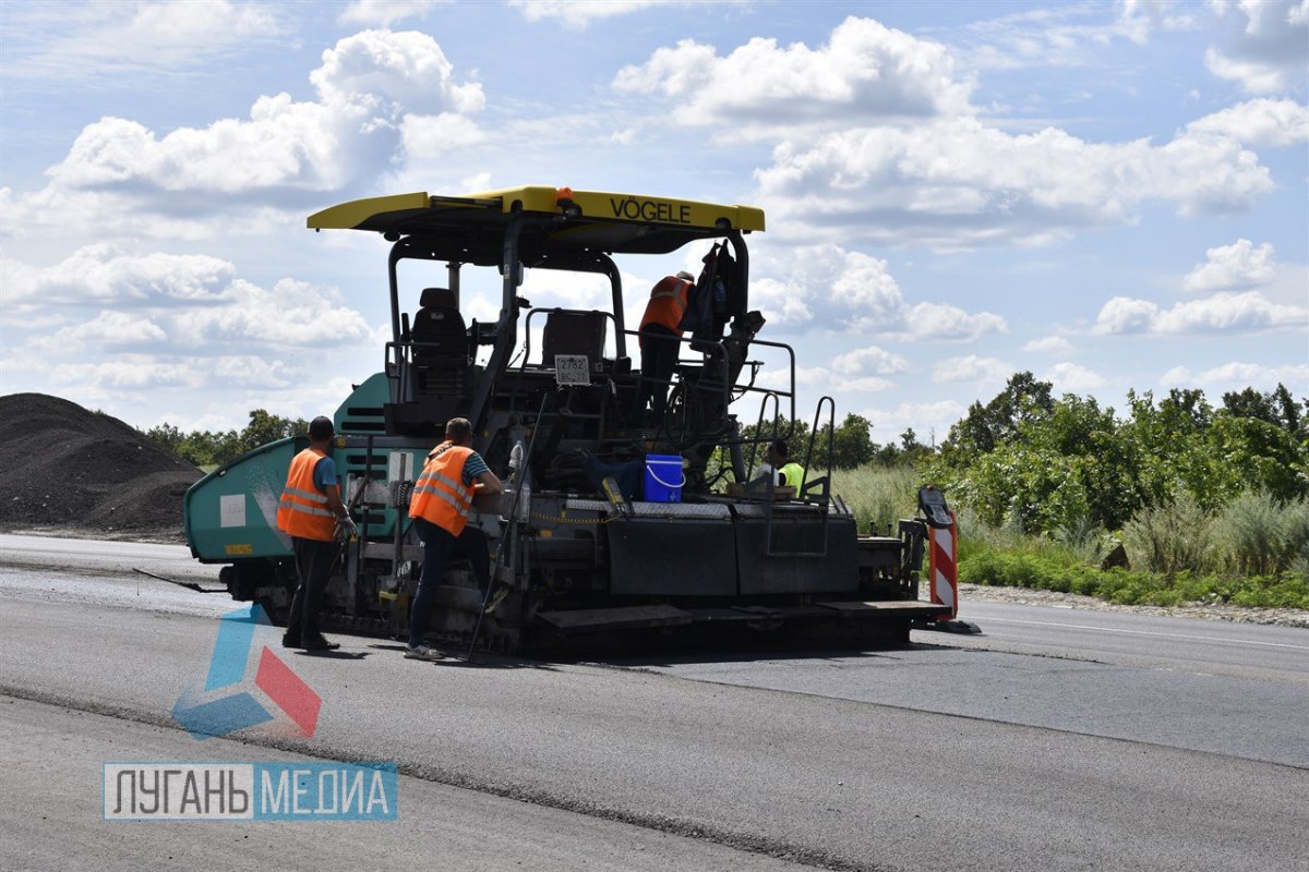 Ведутся работы по капитальному ремонту автомобильной дороги Н-21 на участке Луганск – Счастье