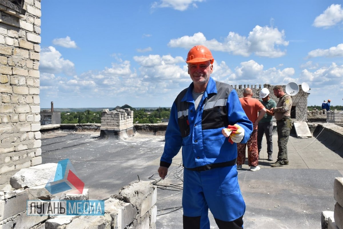 В Кировске начато восстановление кровли домов в рамках соглашения с Иркутской областью