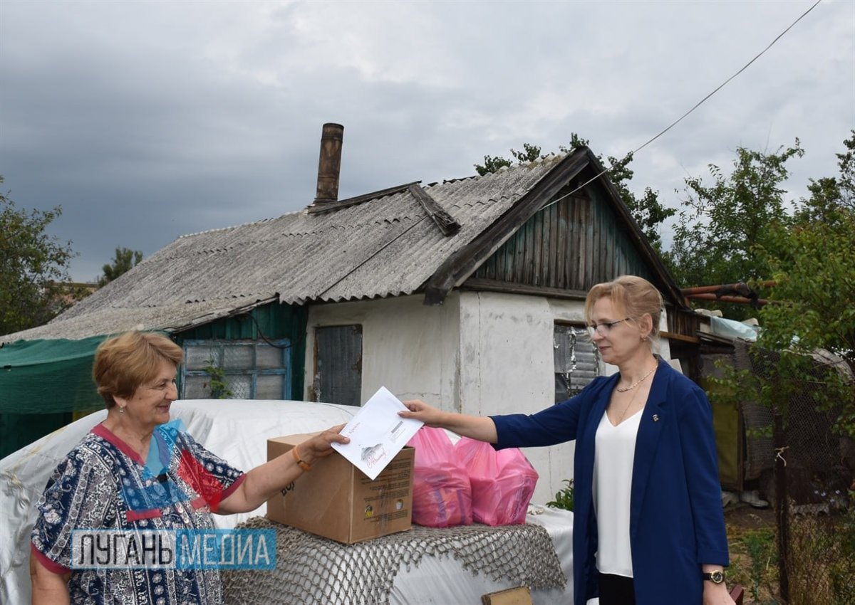 Поздравительное письмо от Владимира Путина вручили юбиляру из Кировска