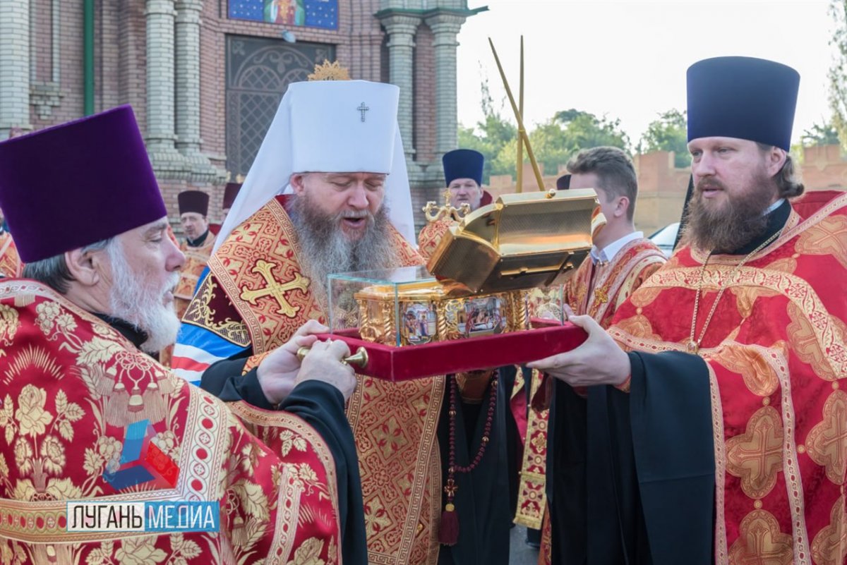 Луганчане поклонились мощам святого Георгия Победоносца