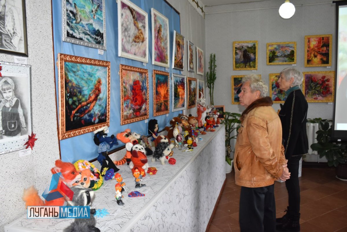 В Кировске состоялось открытие выставки «Пушистое настроение»