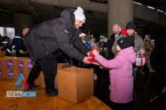 Москвичи привезли детям 15 тысяч подарков