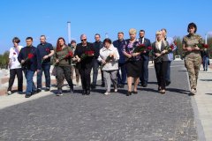 В Луганске почтили память жертв украинской агрессии