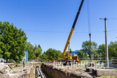 В Артемовском районе Луганска производится замена участка теплотрассы