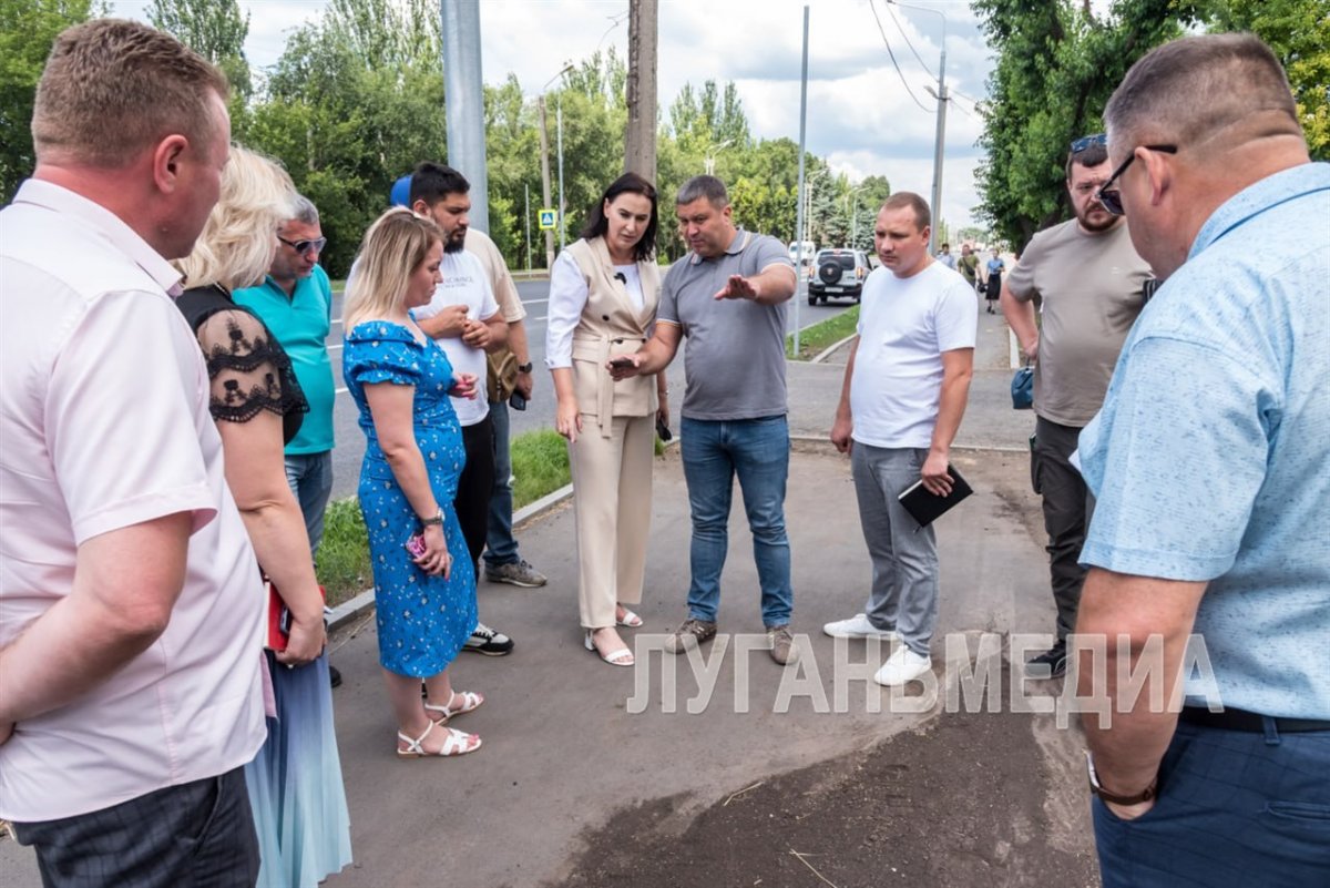 Врип главы Луганска проинспектировала объект восстановления – участок улицы  Оборонная » Жизнь Луганска - Газета