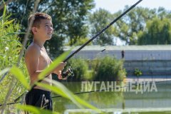 В честь Дня рыбака за городом Счастье на Голубом озере состоялся турнир по спортивной рыбалке