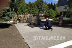 В Луганске открыли памятник воинам-железнодорожникам