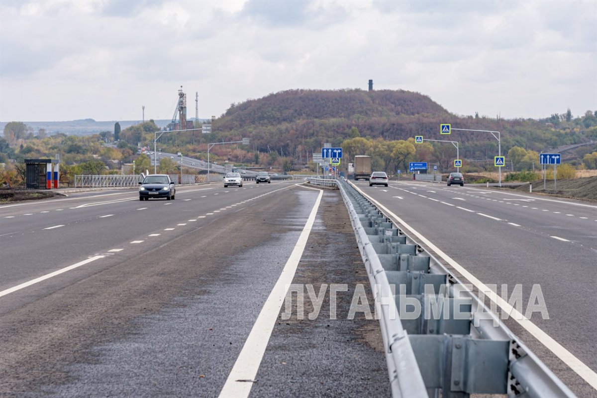 Марат Хуснуллин открыл по видеосвязи обновленные участки дорог в ЛНР