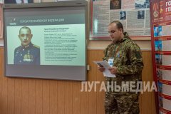 Ветеран СВО провел урок Мужества для школьников