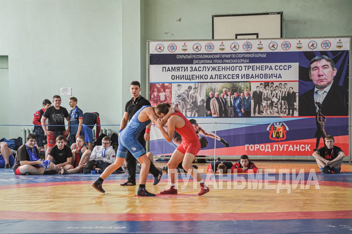 Стартовали соревнования по греко-римской борьбе памяти ветерана спорта Алексея Онищенко