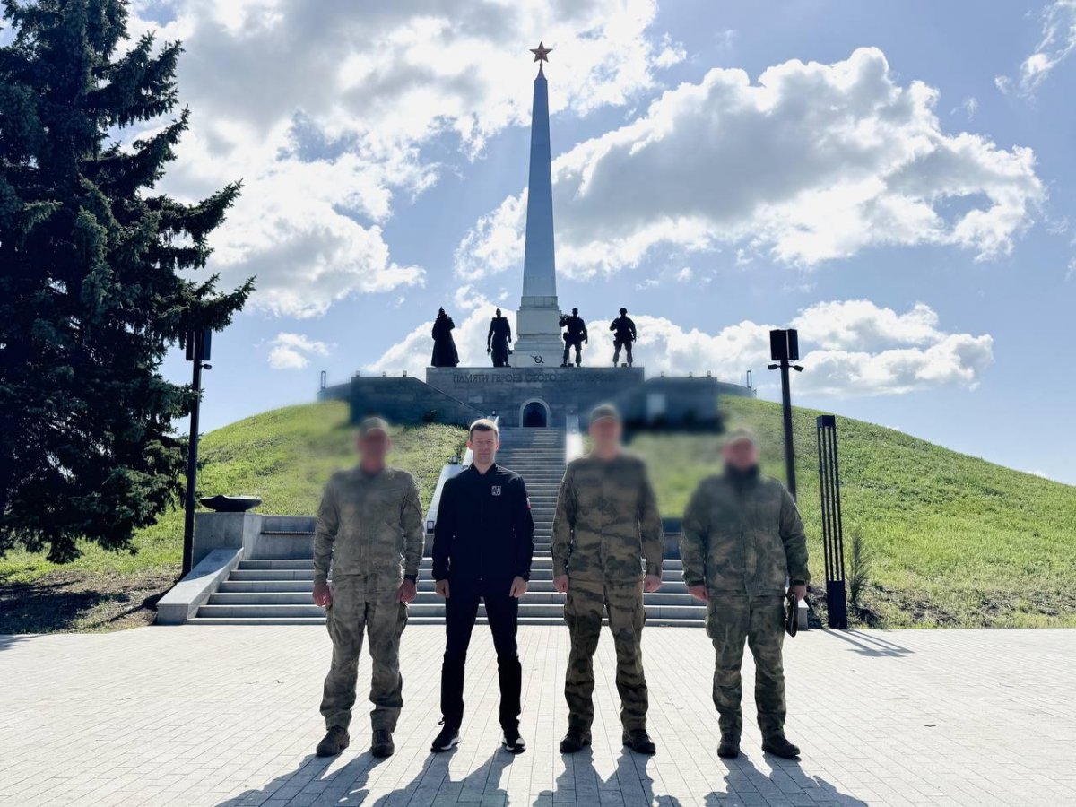 Глава подмосковного муниципалитета почтил память защитников Луганска