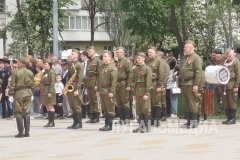 В сквере имени Героев «Молодой Гвардии» проходит празднование Дня Победы