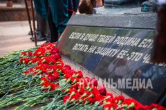В День Республики руководство Луганска возложило цветы к памятным местам