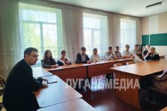 Для школьников Станицы Луганской провели открытый «Урок цифры»