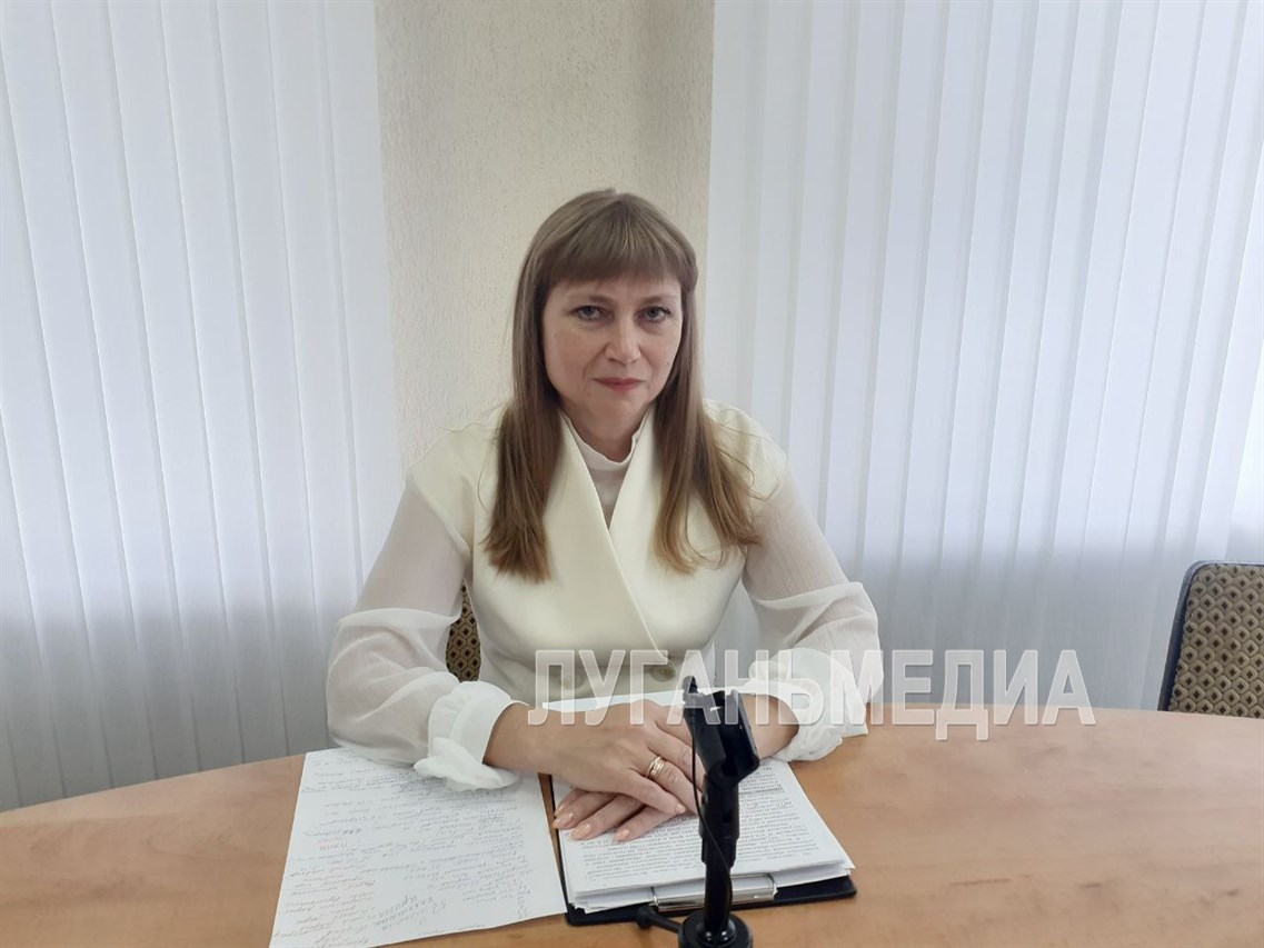 В Администрации Луганска подвели итоги учебного года в учреждениях образования