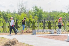 На территории мемориала «Незаживающая рана Донбасса» прошел субботник