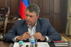Леонид Пасечник: «Провел рабочую встречу с временно исполняющим полномочия главы города Луганска Яной Пащенко»