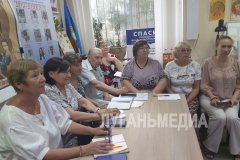 На площадке Луганской ОО «Будущее Донбасса» прошло занятие по цифровой грамотности для пожилых людей