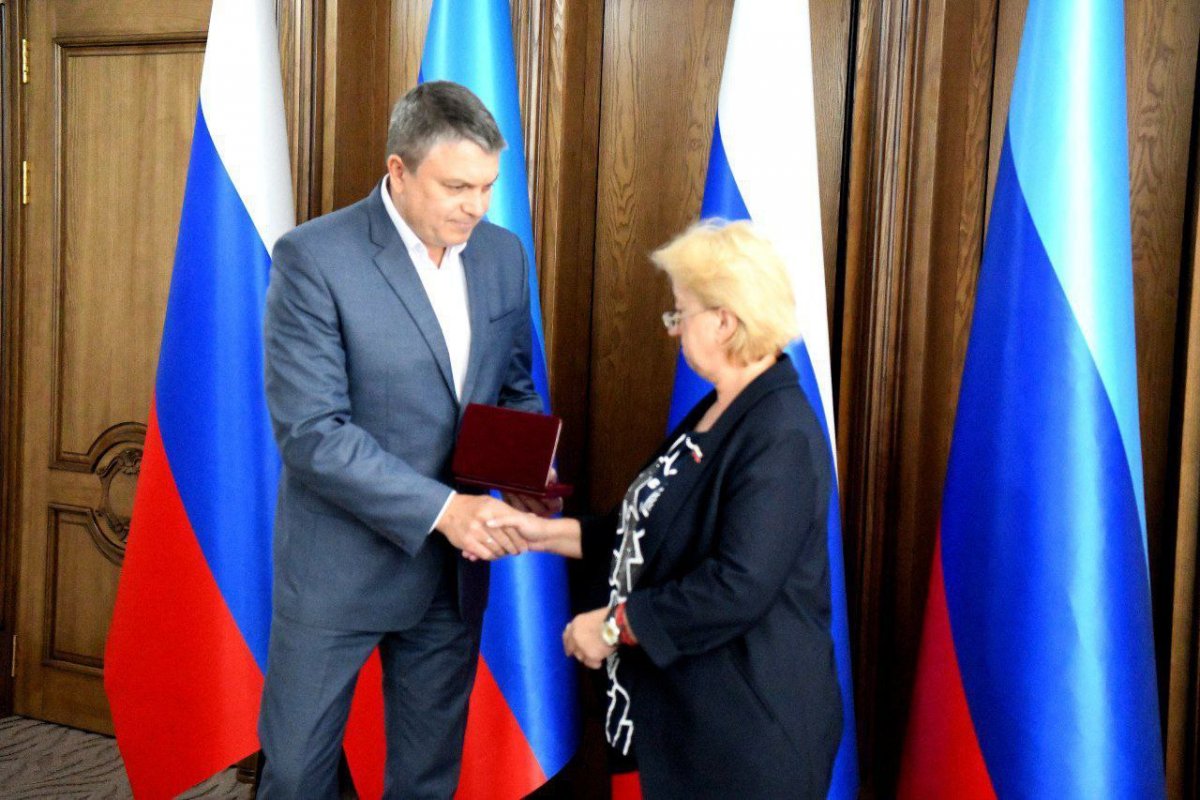 Леонид Пасечник передал Орден Мужества вдове нашего погибшего земляка Сергея Степанюка