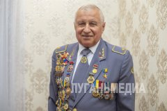 Шахтерское сердце, как донбасские степи, большое…